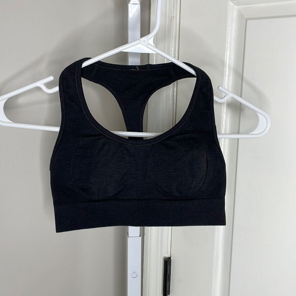 37 Lululemon Ebb and Flow Racerback Sports Bra Sz 4 Charcoal Grey